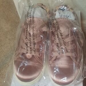 Steve Madden Pink Sneakers with Satin Finish